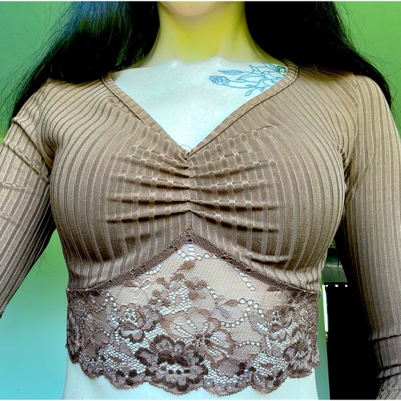 SHEIN Tops - SHEIN XS crop top with lace Unfortunately my arms are to long for it 😩
